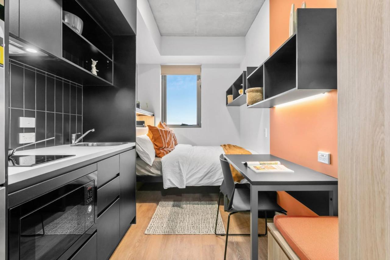 Comfy Stay At Switch Living In The Centre Of أدليد المظهر الخارجي الصورة