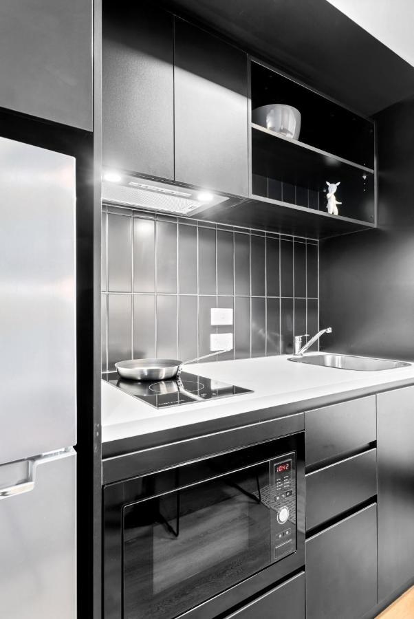Comfy Stay At Switch Living In The Centre Of أدليد المظهر الخارجي الصورة