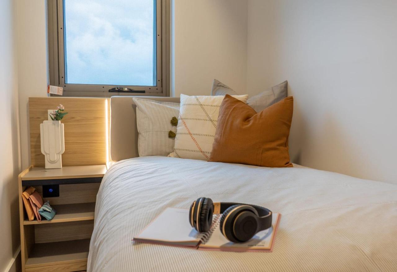 Comfy Stay At Switch Living In The Centre Of أدليد المظهر الخارجي الصورة