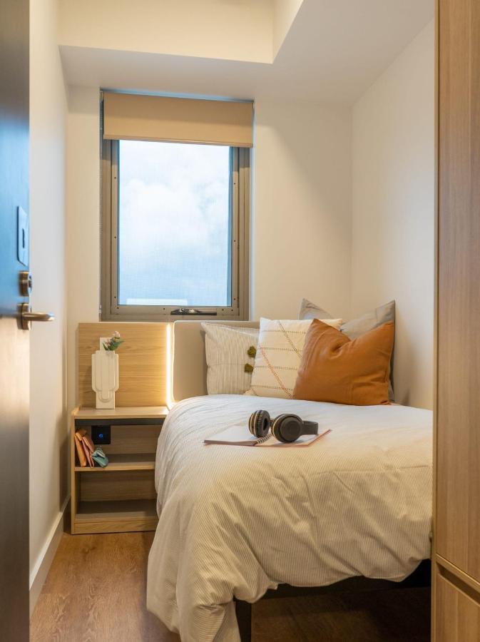 Comfy Stay At Switch Living In The Centre Of أدليد المظهر الخارجي الصورة