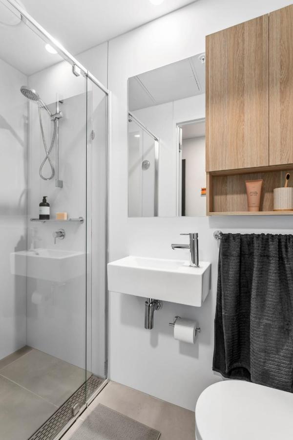 Comfy Stay At Switch Living In The Centre Of أدليد المظهر الخارجي الصورة