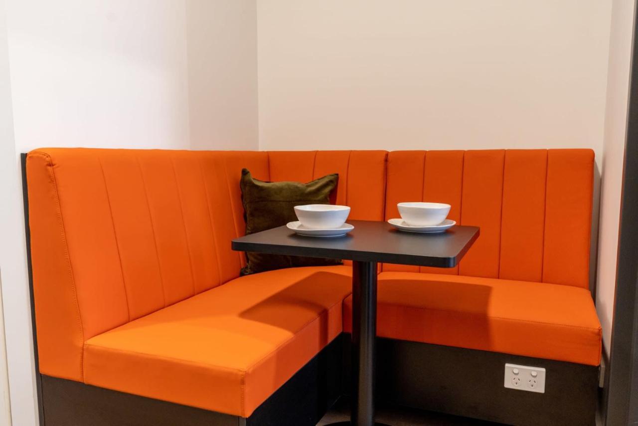 Comfy Stay At Switch Living In The Centre Of أدليد المظهر الخارجي الصورة