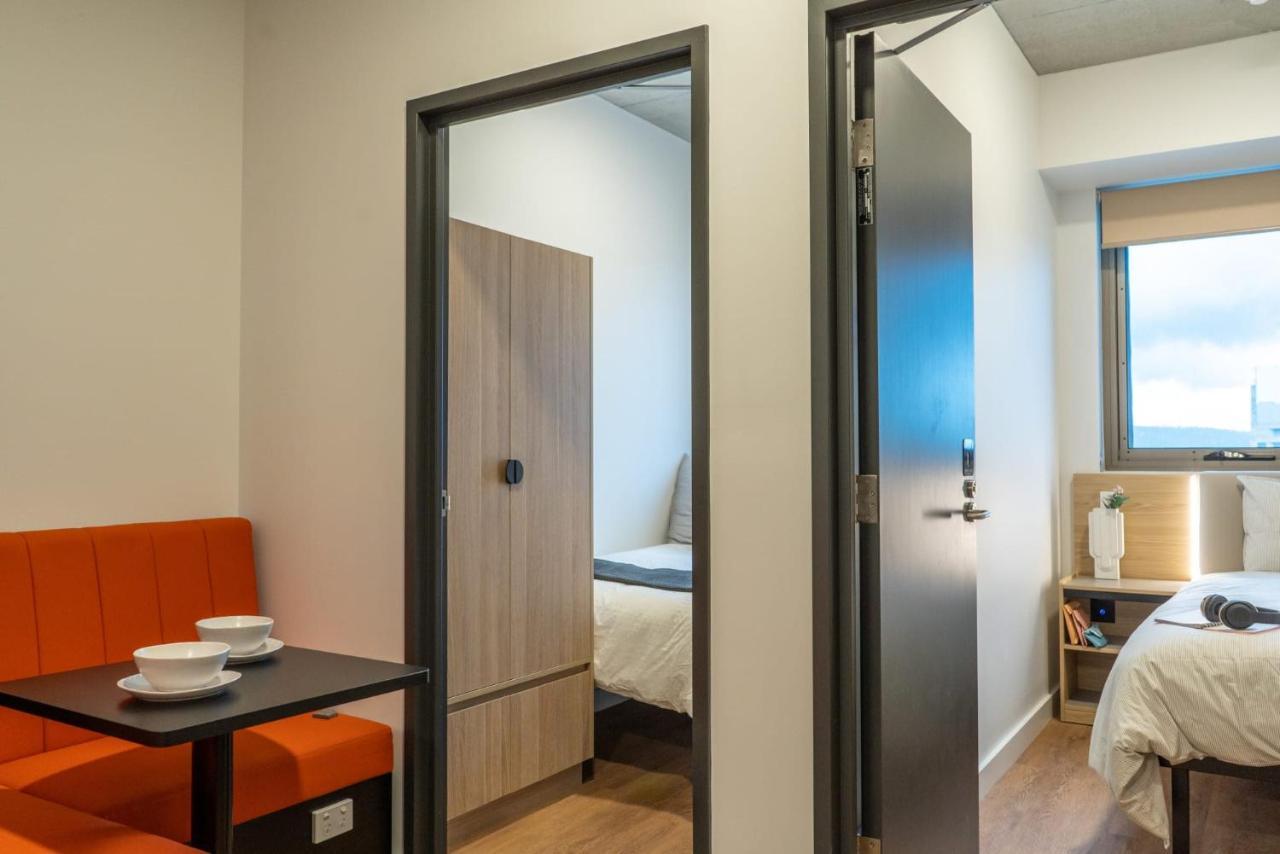 Comfy Stay At Switch Living In The Centre Of أدليد المظهر الخارجي الصورة